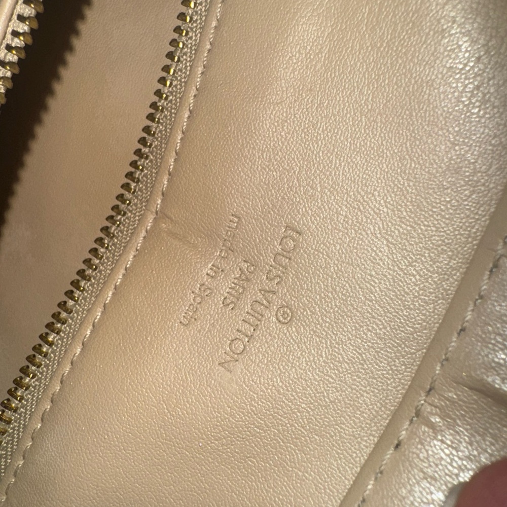 Louis Vuitton yellow/gold Vernis Tote - Picture 6 of 12
